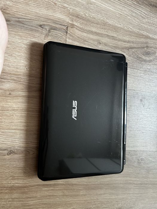 Ноутбук Asus.        .