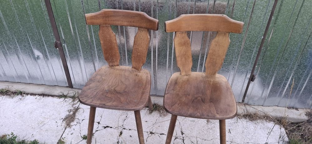 Krzesła drewniane