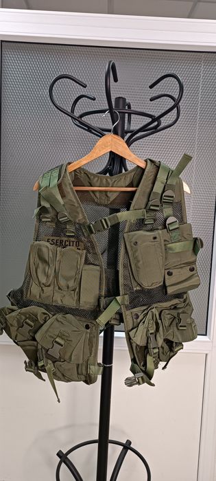 Тактичний бойовий жилет