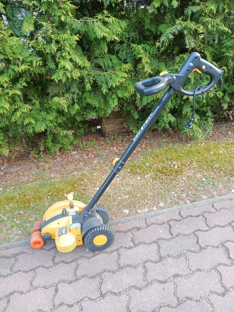 Maszynka do pielęgnacji trawników