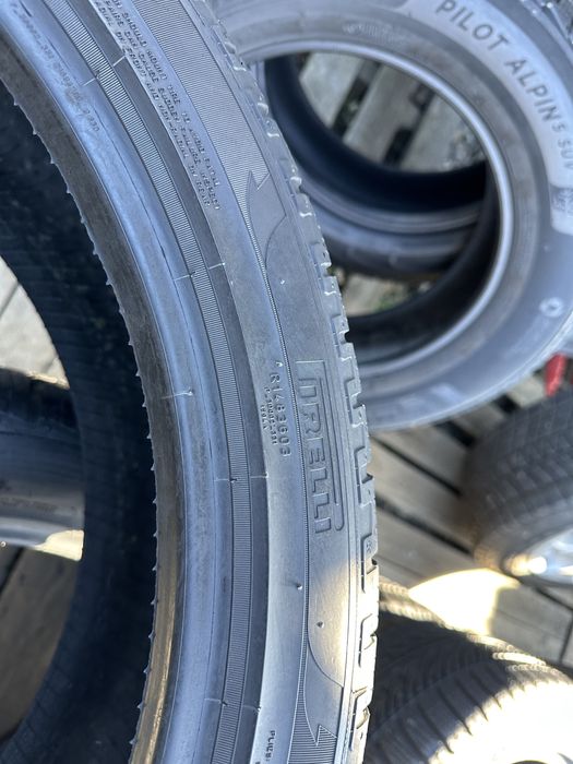 Шини б/у 255/40 R21 Pirelli 4шт