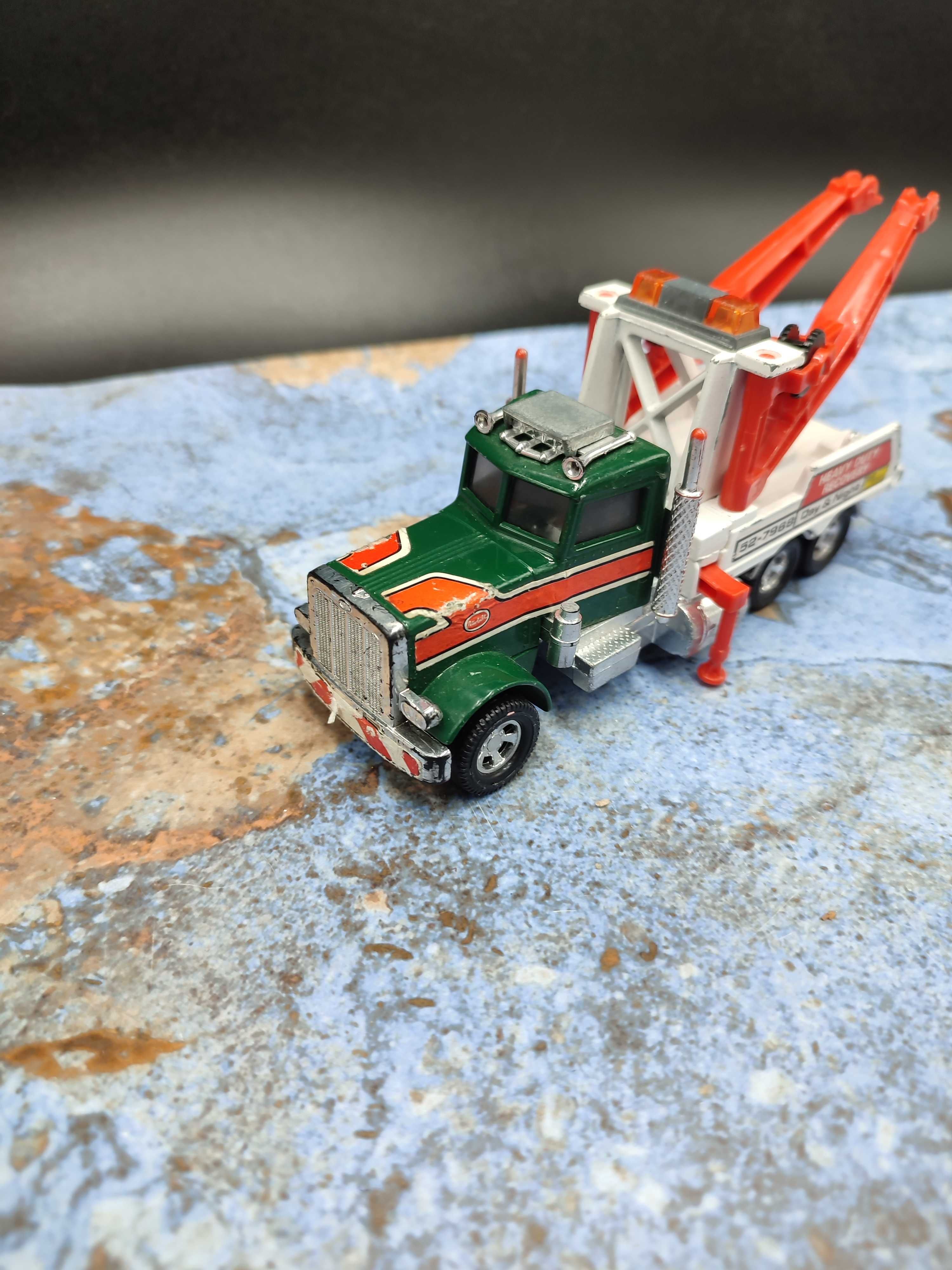 Matchbox Super Kings Peterbilt Truck 2943