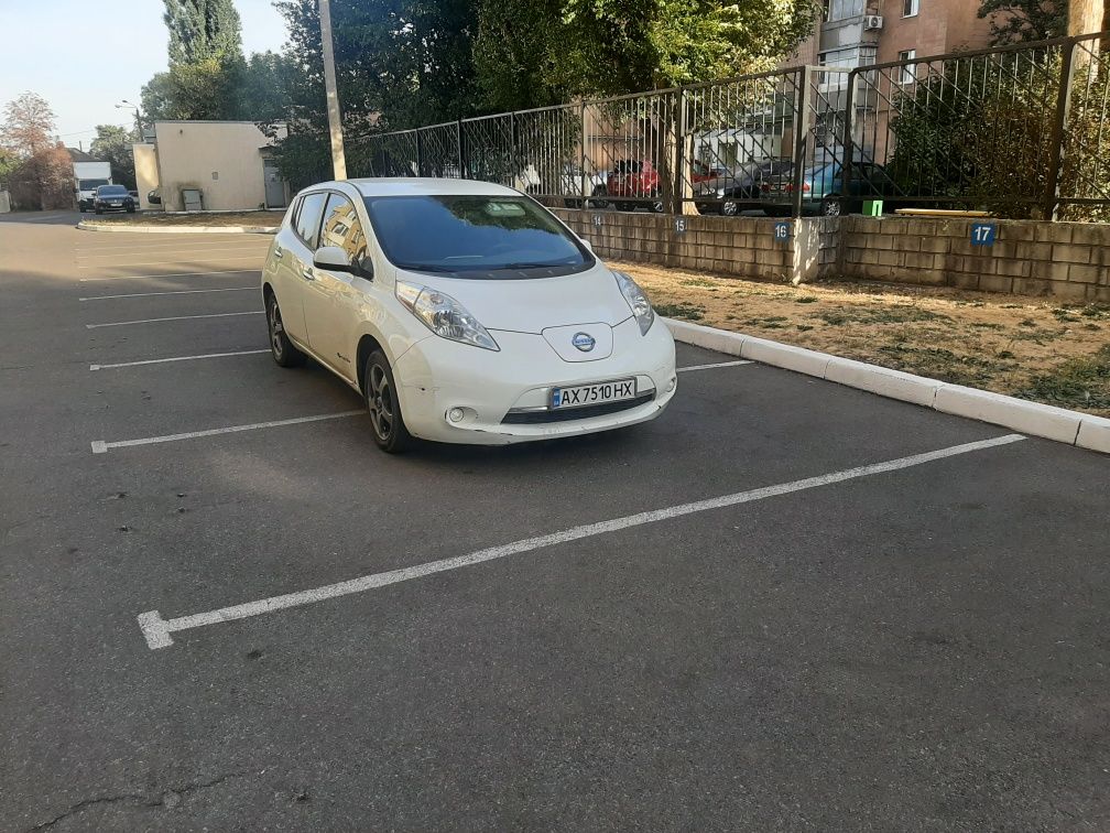 Продам Nissan Leaf 30 кВт, 2016