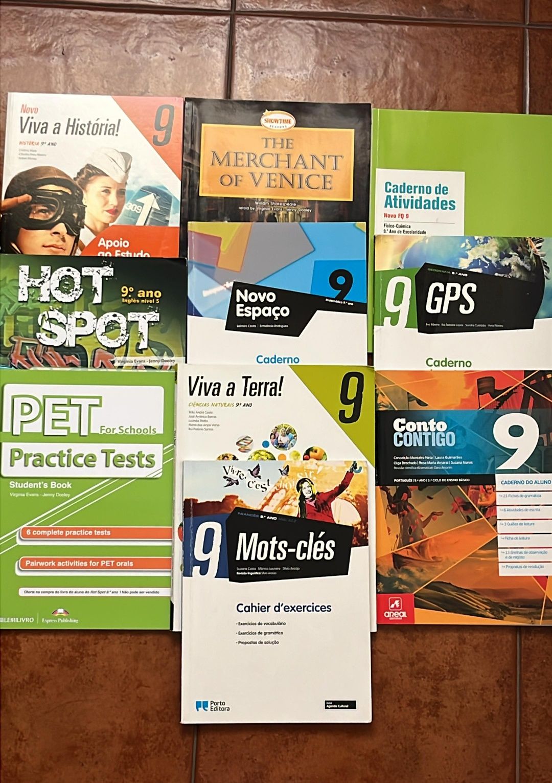 Vendo livros de actividades e manual 7° 8° 9° 10° 11° 12°