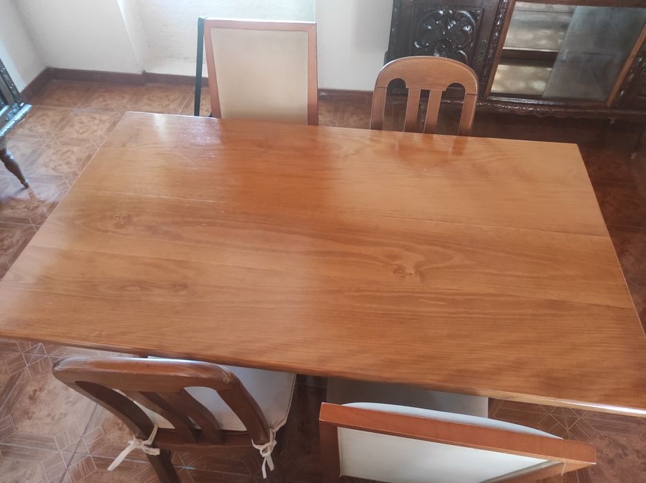 Mesa de sala de jantar