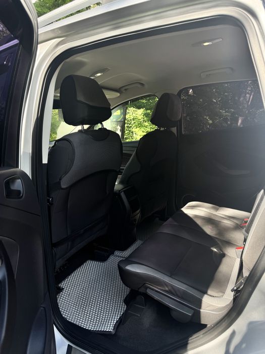 Продам автомобіль Ford Escape 2013 року