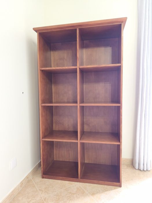 Biblioteca em madeira Cerejeira