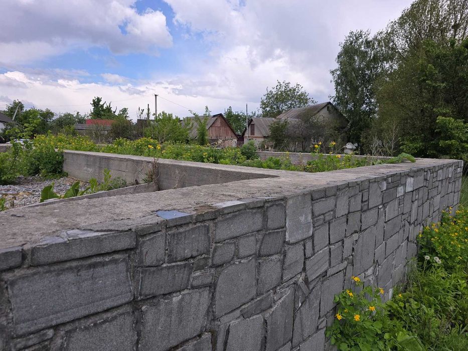 Продаж ділянки в Глибочиці з добротним фундаментом. (26151930)