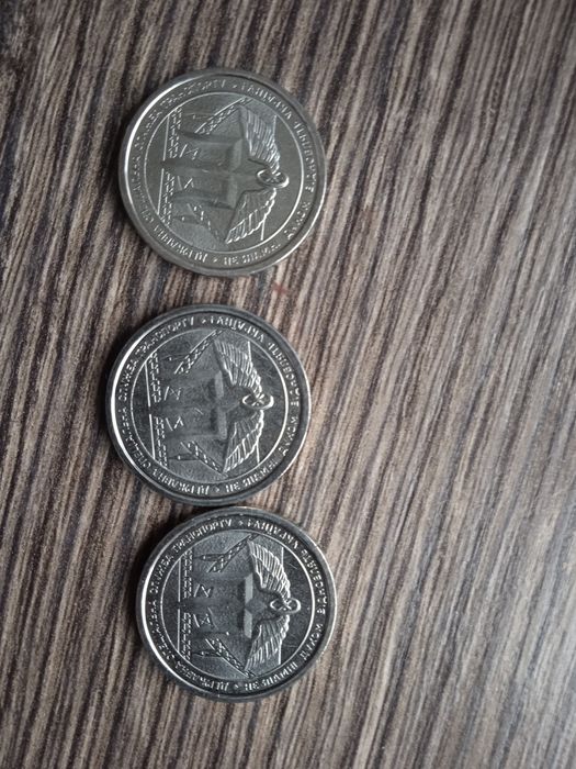 Продаю монету 10 грн