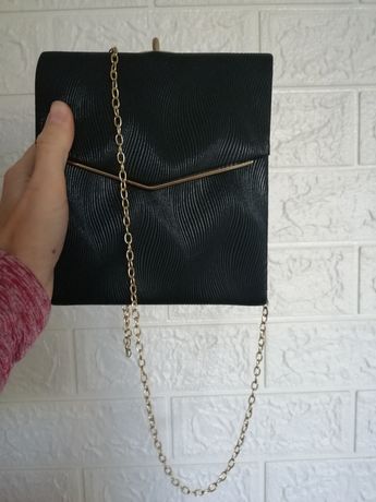 Чорна стильна сумочка