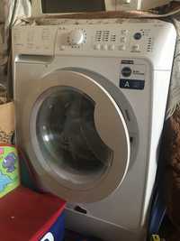 Стиральная машина Indesit PWSC 6108W