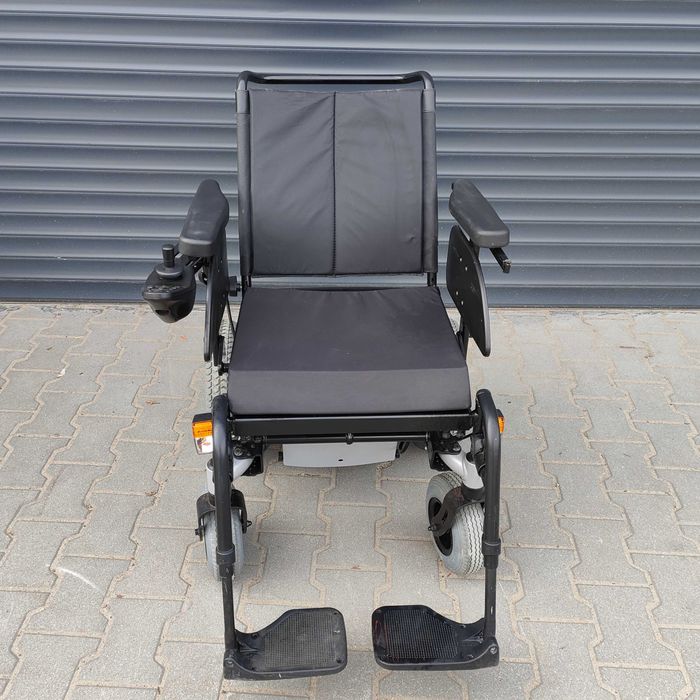 Wózek inwalidzki elektryczny Invacare Stream + nowe akumulatory