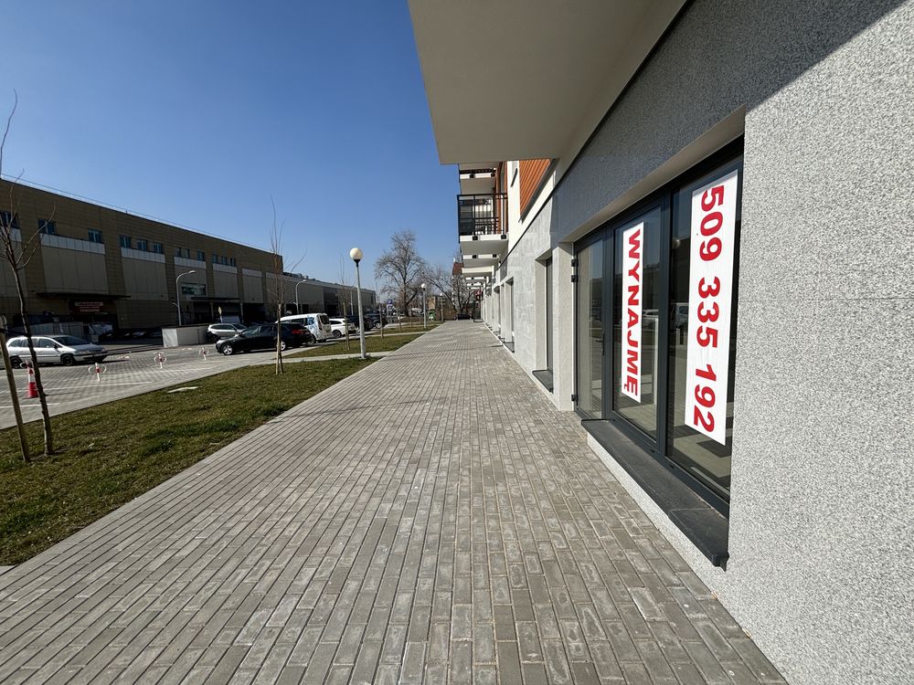 Wynajme lokal usługowy przy galerii handlowej