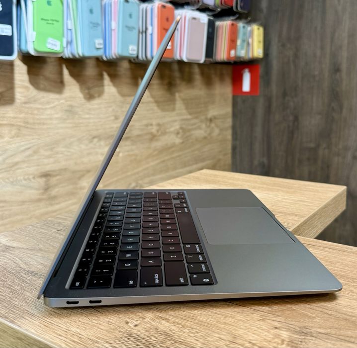 Ноутбук MacBook Air 13 M1 (2020) 8/256Gb Space Gray Магазин Гарантія