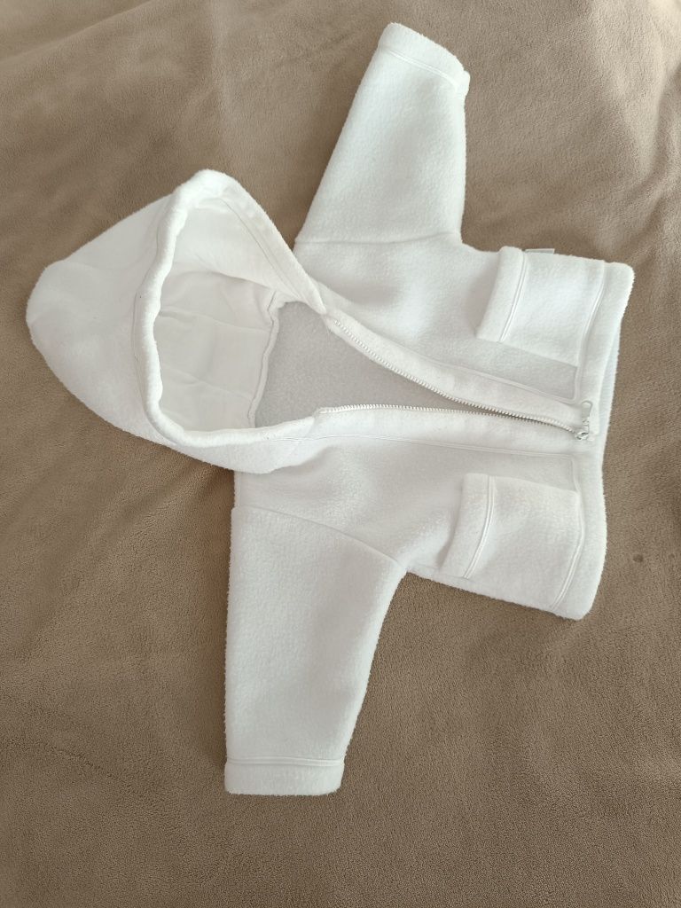 Śnieżnobiały polar unisex na chrzest, r. 68 + gratis!