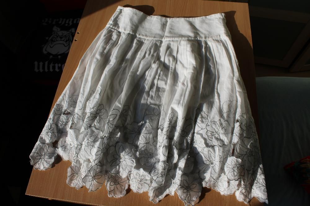 nowa biała haftowana srebrem spódniczka rozmiar 36