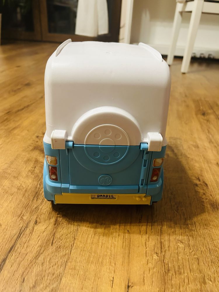 Camper Barbie pieski