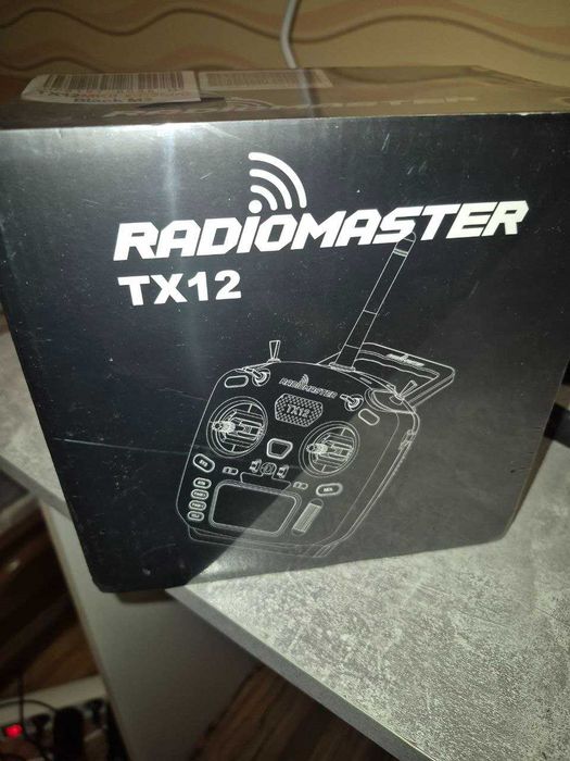 Пульт для радіокерування FPV, TX -12 та дрон Diaton