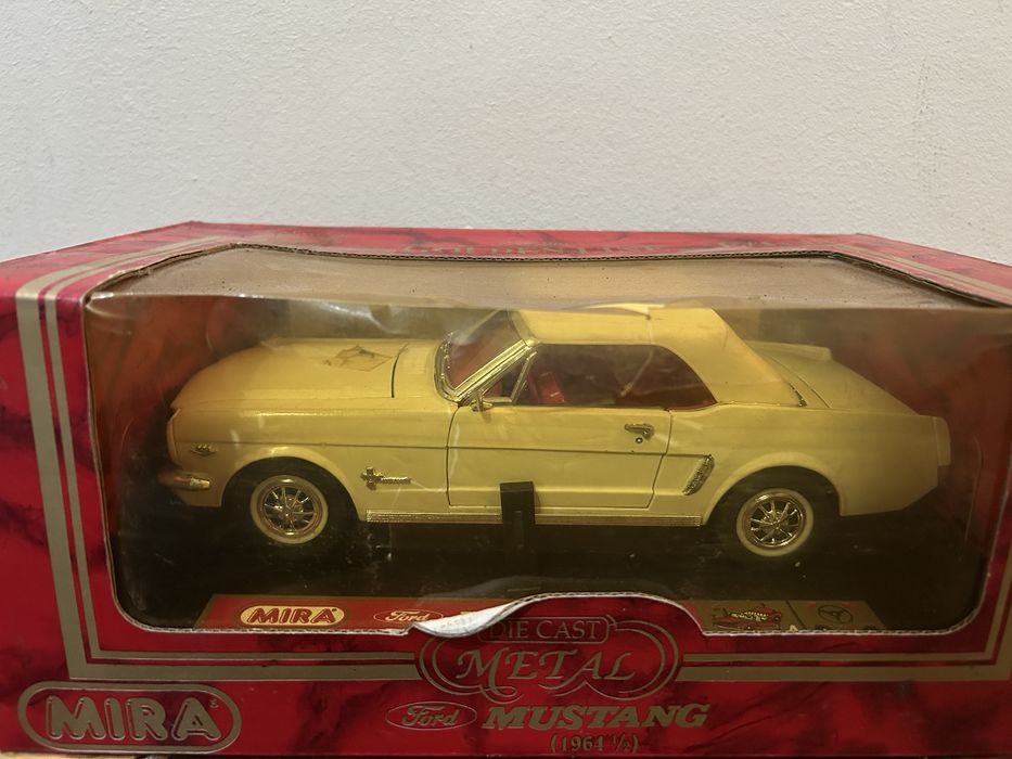 Die-Cast - Carros e Mota de Coleção, escala 1/18 e 1/10