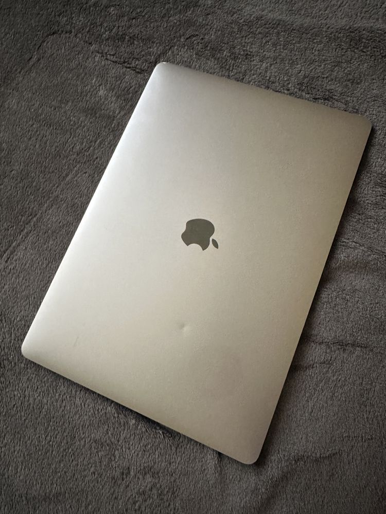 Macbook pro 15’ 2018 i7 16gb 512ssd