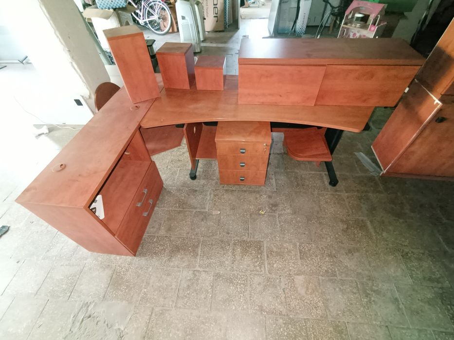 Zestaw mebli biurowych