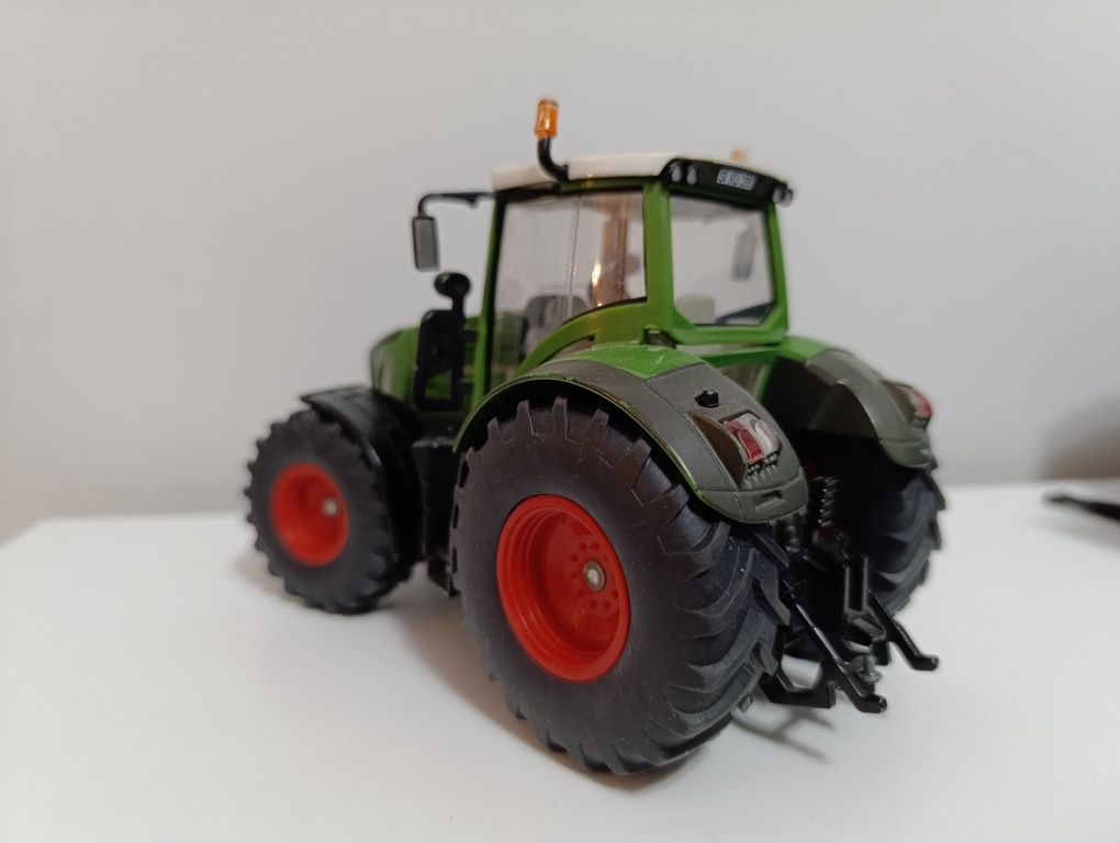 Traktor ciężarowy duży metalowy Siku  Fendt 939 w skali 1:32-Zabawka r