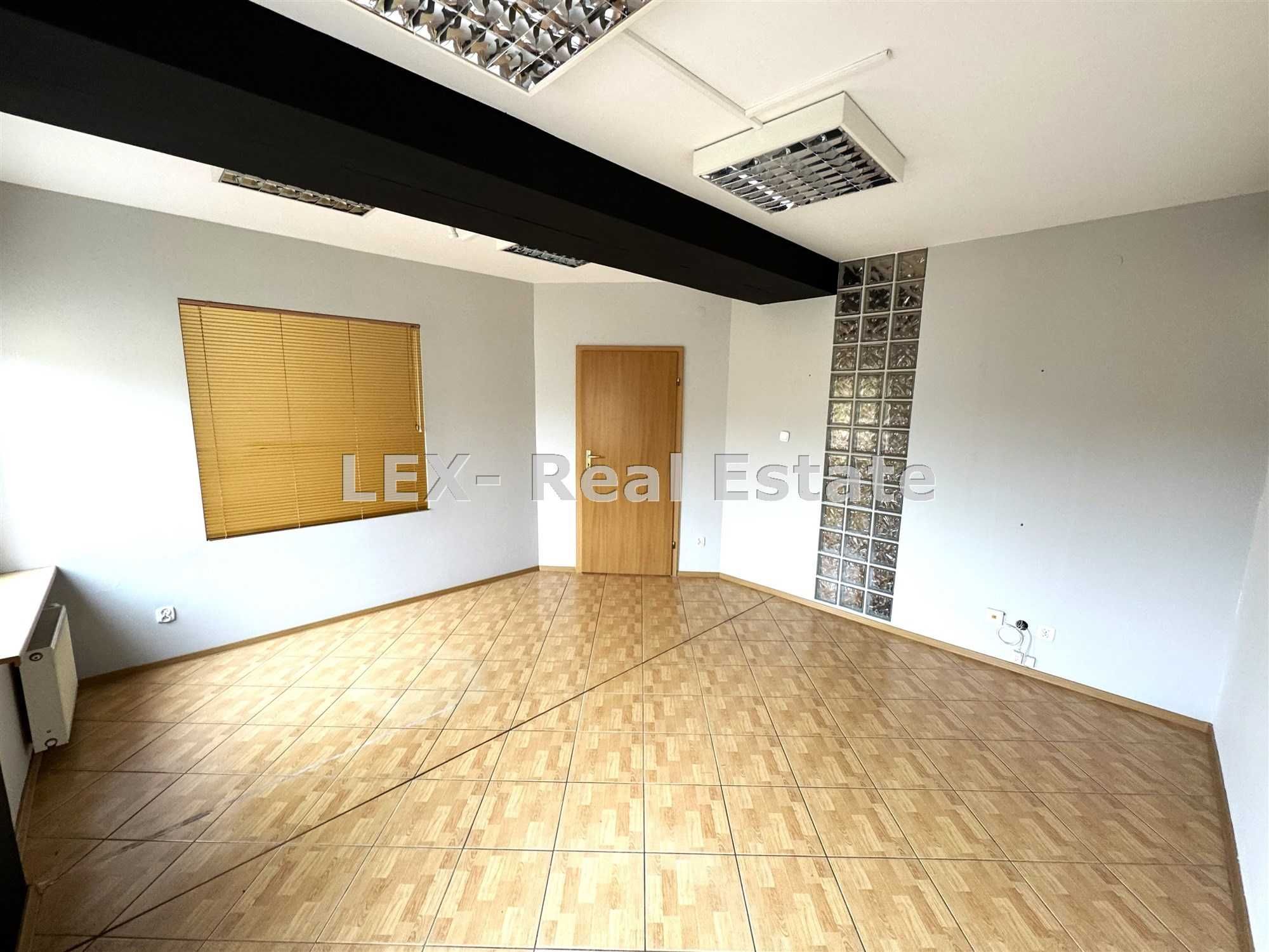 Do wynajęcia lokal biurowy 41 m2 w ścisłym centrum Pruszkowa.