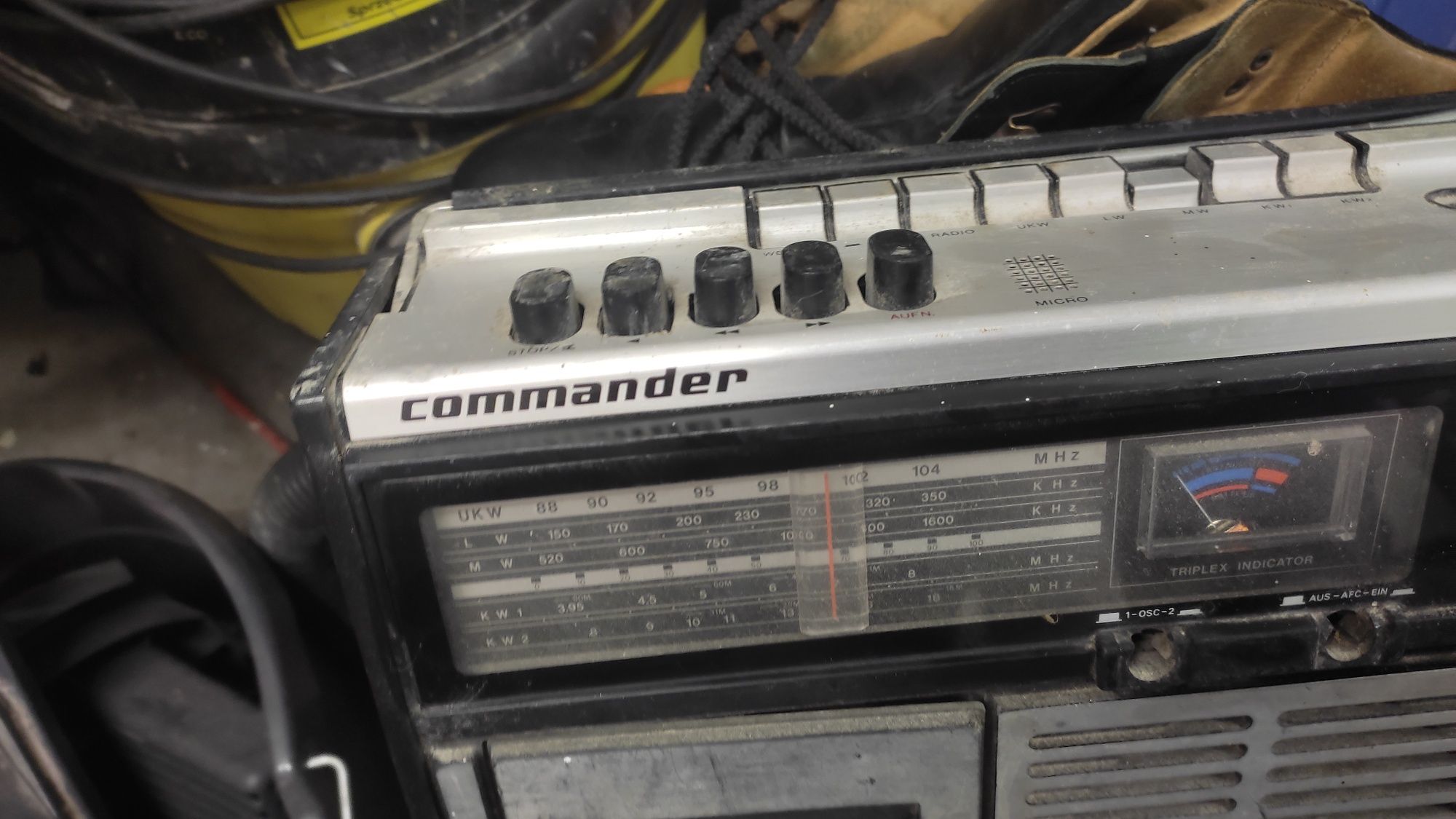 Radiomagnetofon Commander