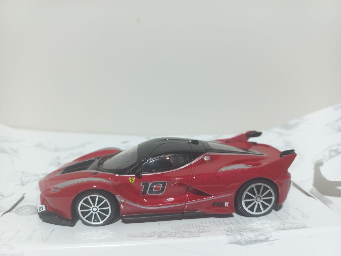 Bburago Ferrari FXX K, skala 1:43,race&play