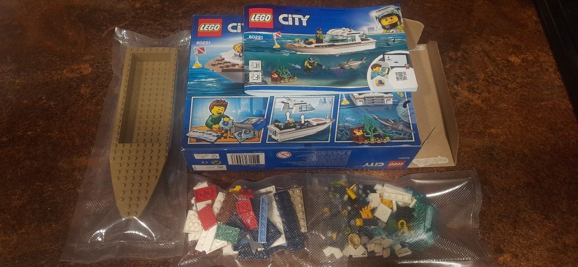 Конструктор Lego City Яхта для дайвингу (60221) 148 дет., в коробці