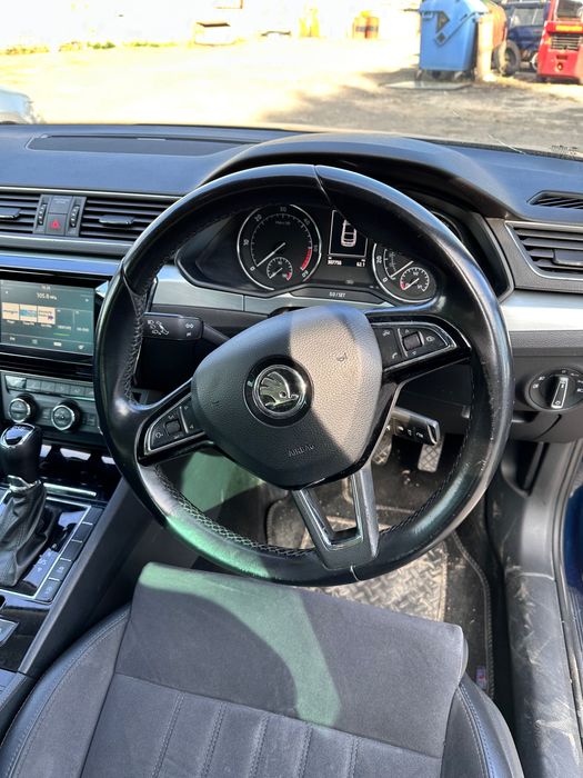 Салон Шкода Суперб 2.3. Сидіння, дверні картки, декор, панелі. SuperB