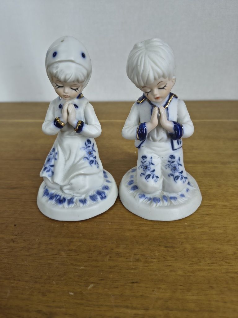 Porcelanowe figurki para dzieci w modlitwie – chłopiec i dziewczynka