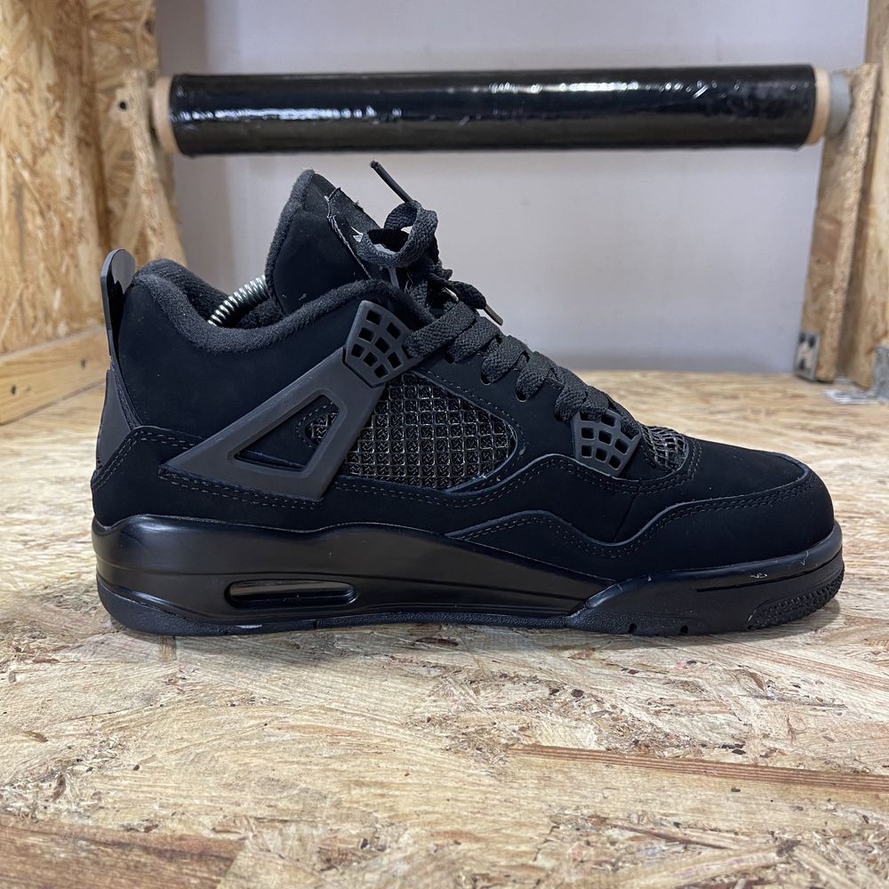 Чоловічі кросівки Nike Air Jordan 4 Triple Black winter