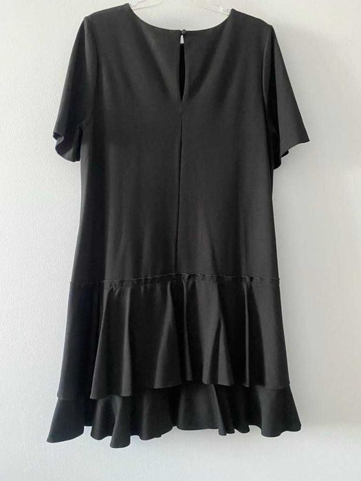 Next sukienka czarna dołem falbana duża 18 biurowa wizytowa