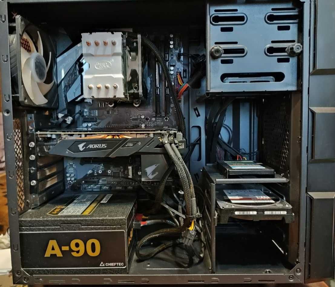 Системный блок (компьютер) Ryzen7 2700, 16ОЗУ,RX580 8ГБ,SSD240, HDD2TB