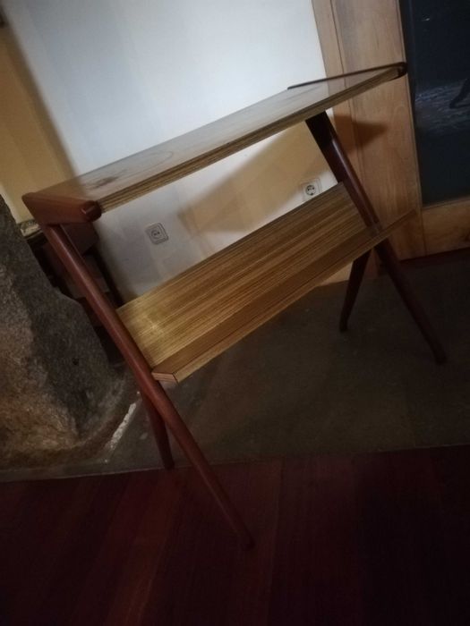 Mesa anos 50/60, de utilização variada