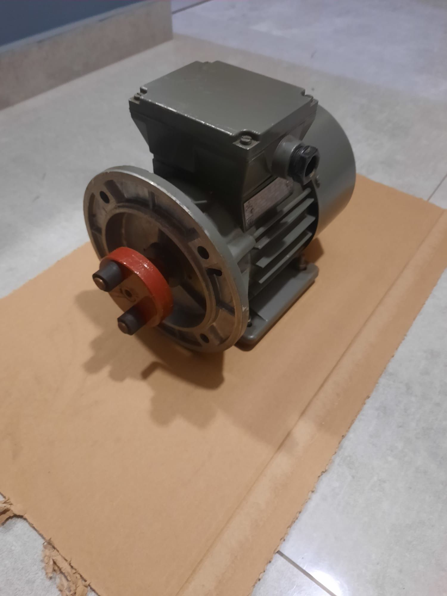 Silnik Besel 0,37kw