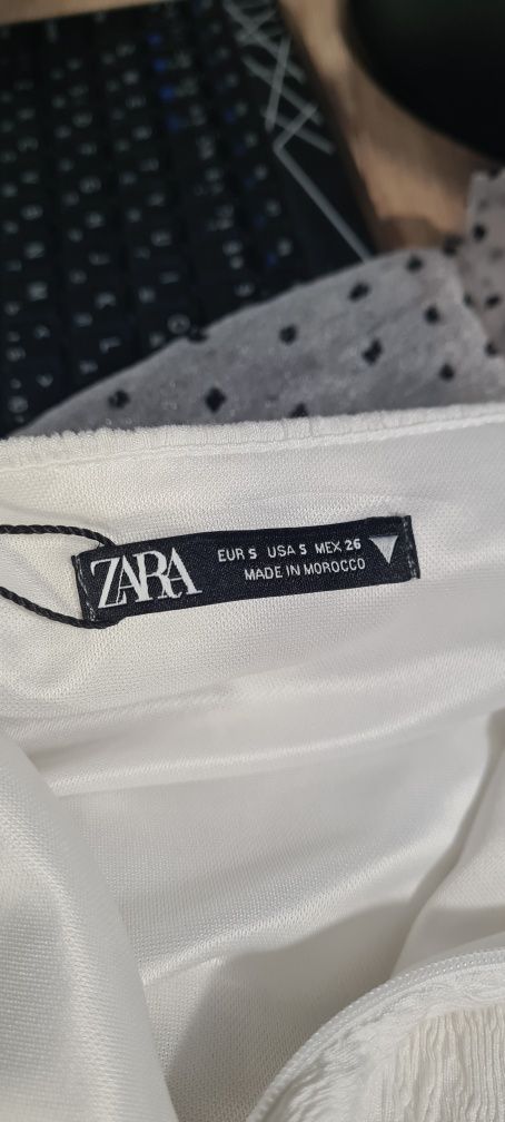 Топ білий від Zara, в розмірі S,  рукав в горох органза