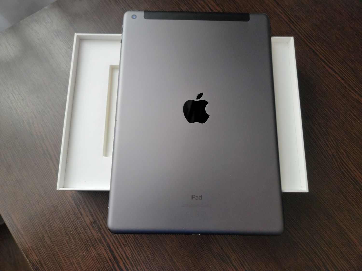 Apple A2429 iPad 10.2" Wi-Fi+4G LTE 128GB