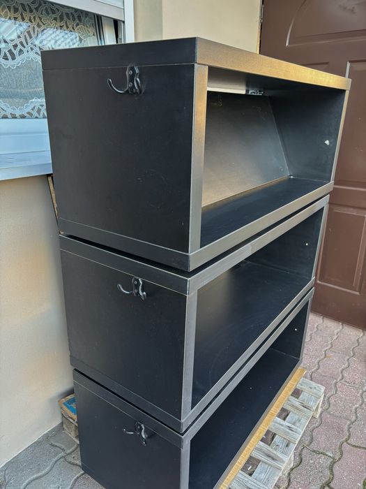 Komplet mebli fryzjerskich – szafki wiszące i lustro trójstronne