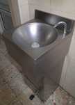 Lavatório industrial de pedal em inox