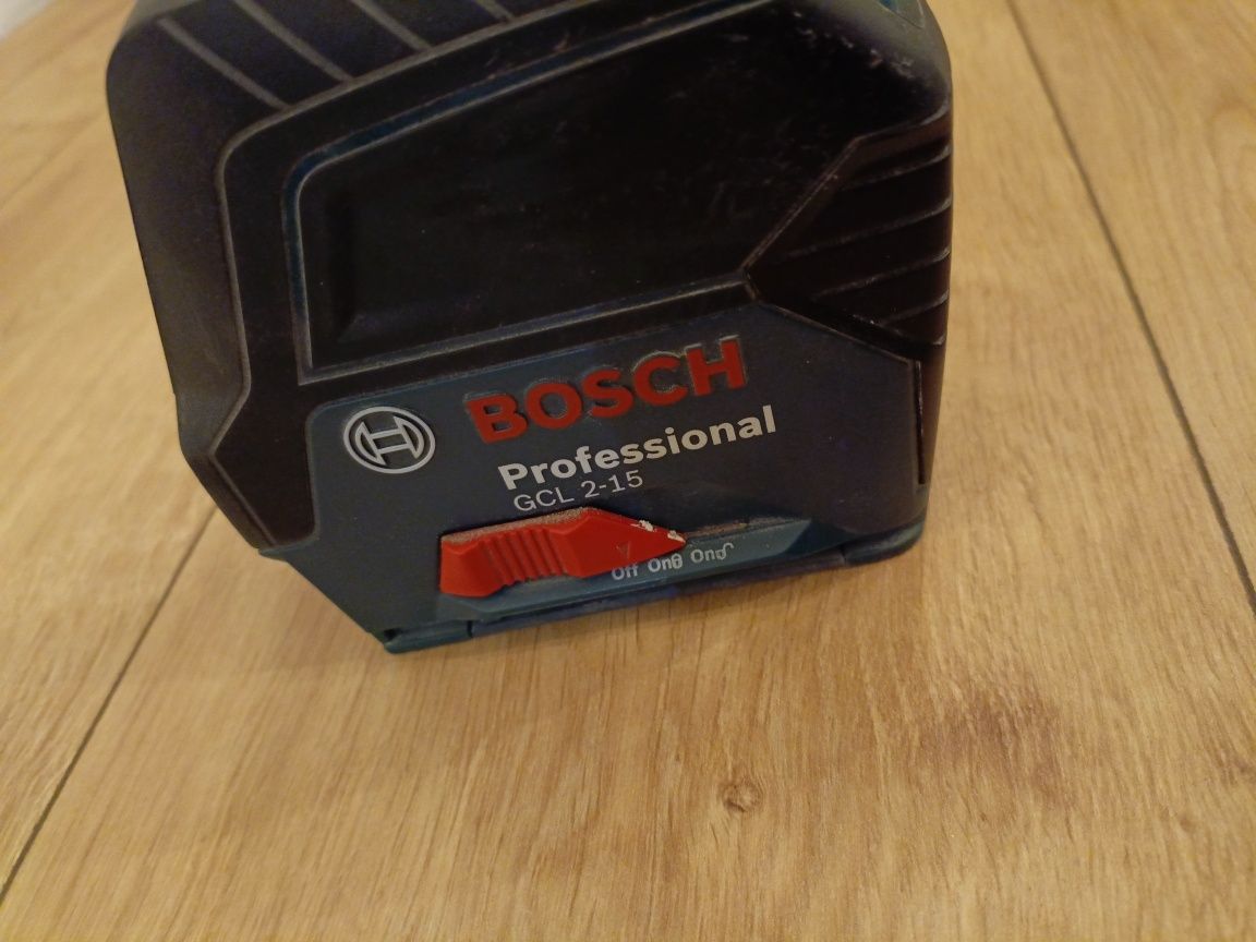 Laser krzyżowy Bosch GCL 2-15 Professional poziomica laserowa