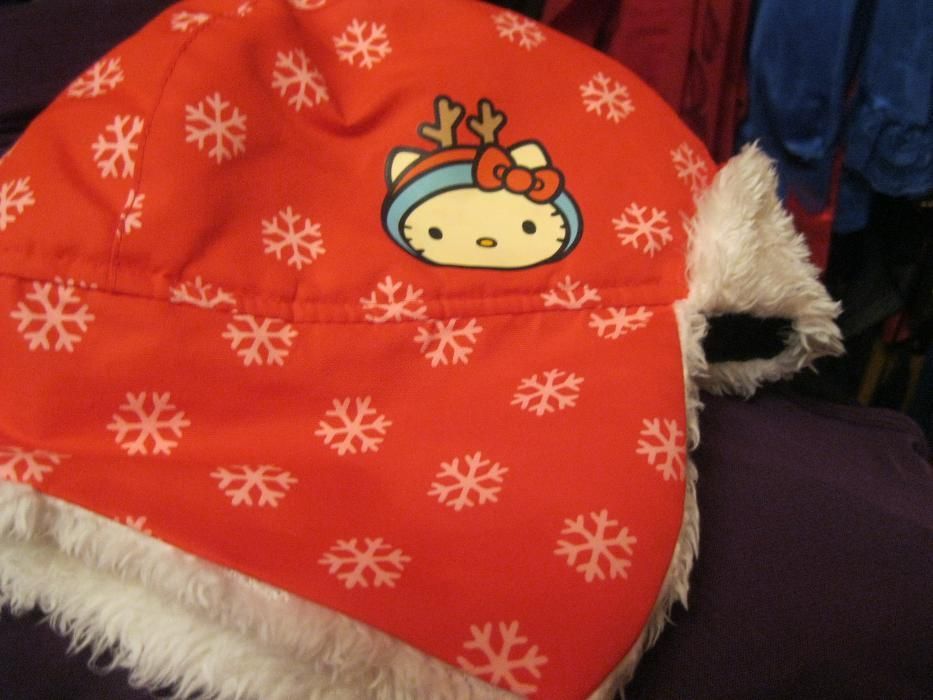 детская китти шапка демисезонная hello Kitti красная мех белый кошка