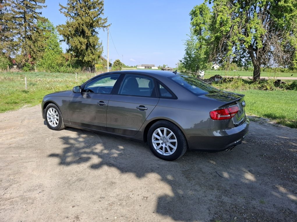 Audi a4  b8 2.0 tdi sedn