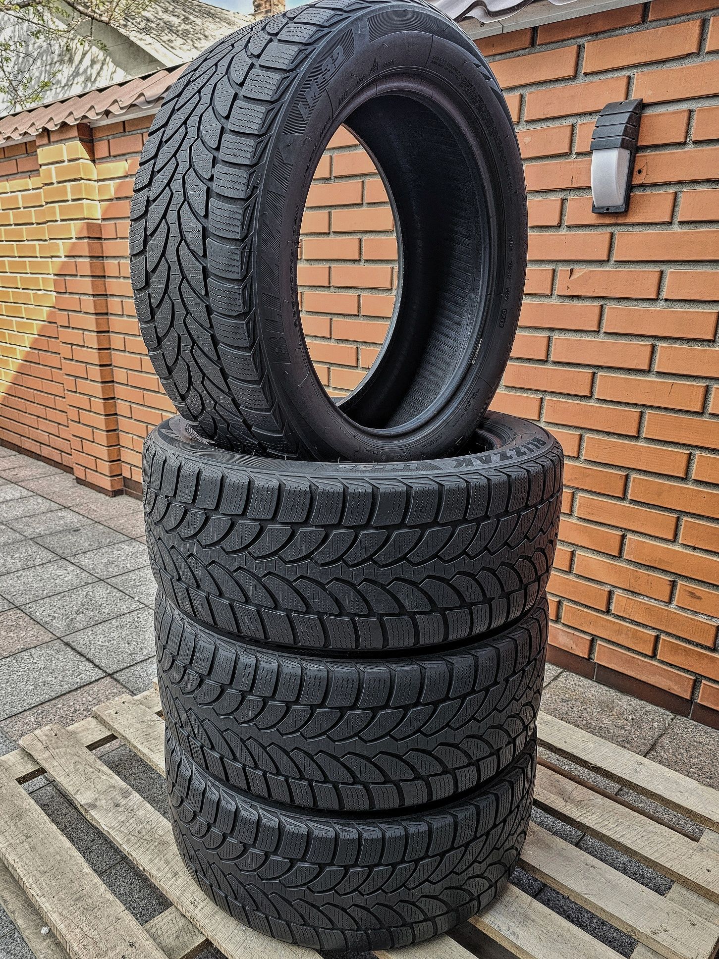 225/50r17 Bridgestone | 6.5mm | Преміум всесезонка | Ідеальний стан