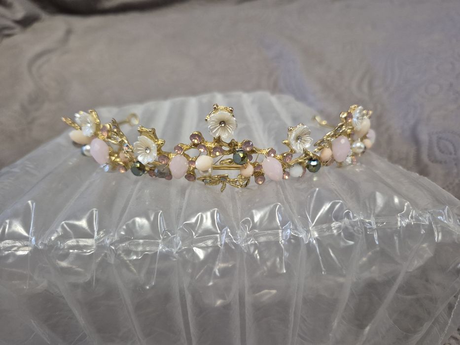 Металева діадема з каміннями, нова, діаметр 15 см