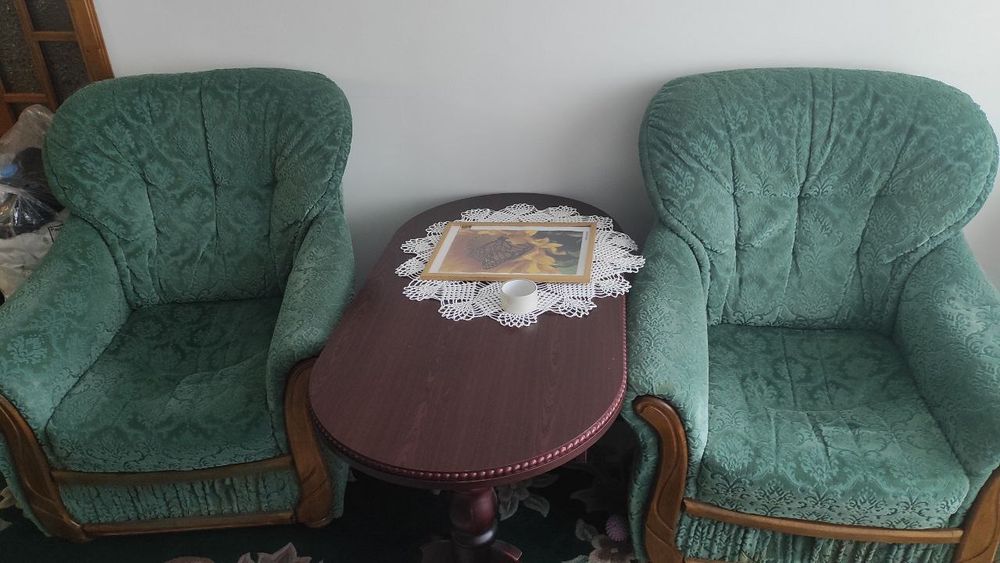 Диван та два крісла