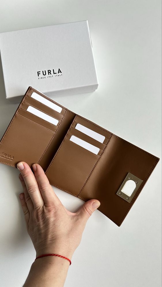 Коричневий шкіряний гаманець 1927 Twist-Lock Cognac Wallet Furla