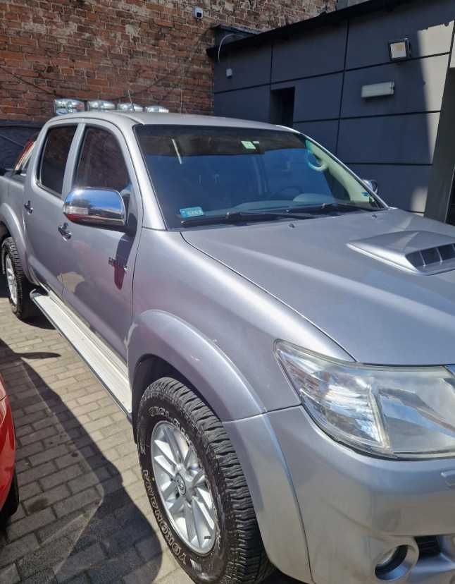 Разборка Toyota Hilux фари дзеркала двері крила