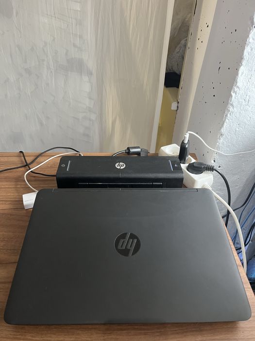 Продам б/у Ноутбук HP з рарядною станцією